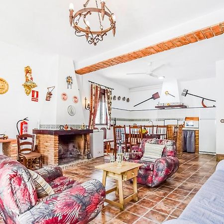 3 Bedroom Awesome Home In Rute Zewnętrze zdjęcie