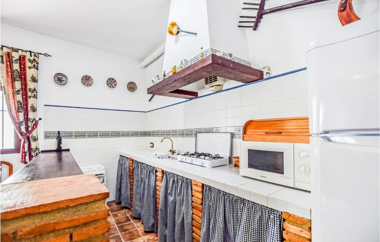 3 Bedroom Awesome Home In Rute Zewnętrze zdjęcie