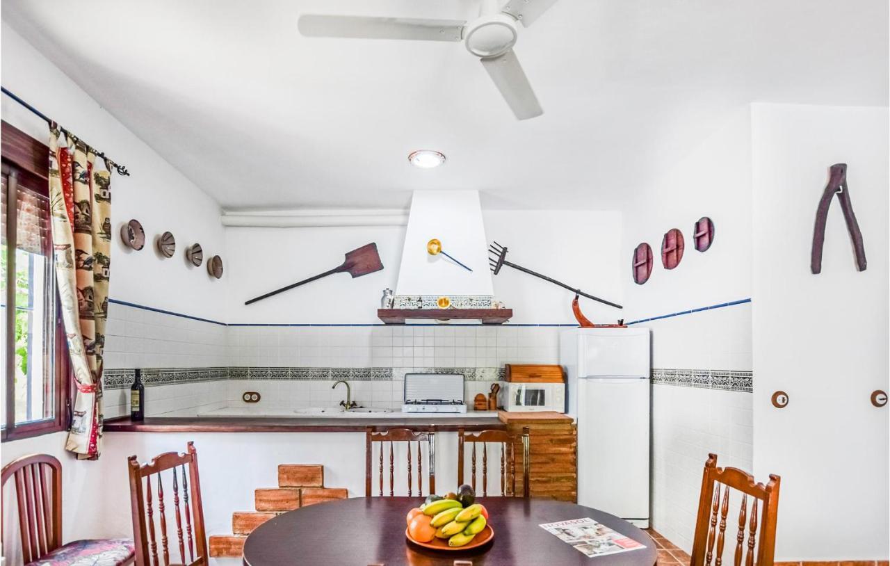 3 Bedroom Awesome Home In Rute Zewnętrze zdjęcie