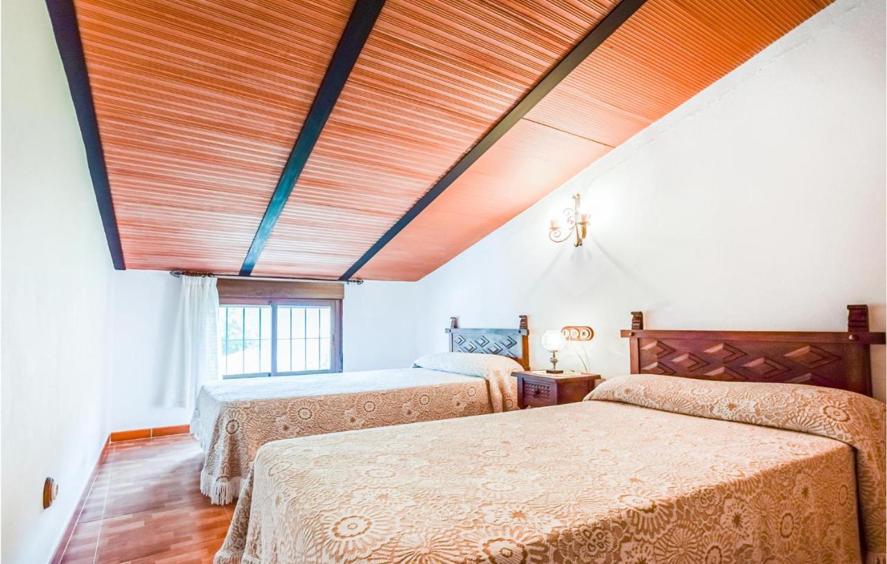 3 Bedroom Awesome Home In Rute Zewnętrze zdjęcie